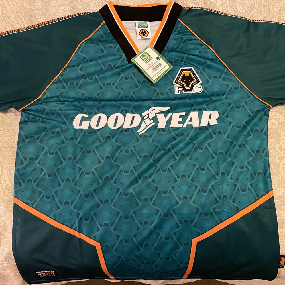 Score Draw Official Retro Wolverhampton FC Wanderer / Wolves Jersey